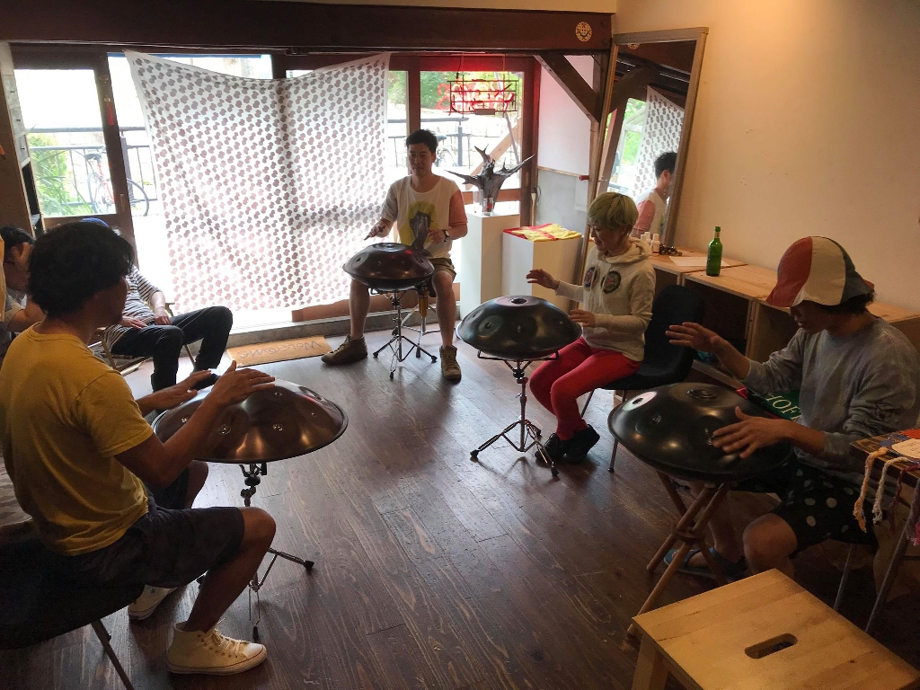 ハンドパン奏者 SHU