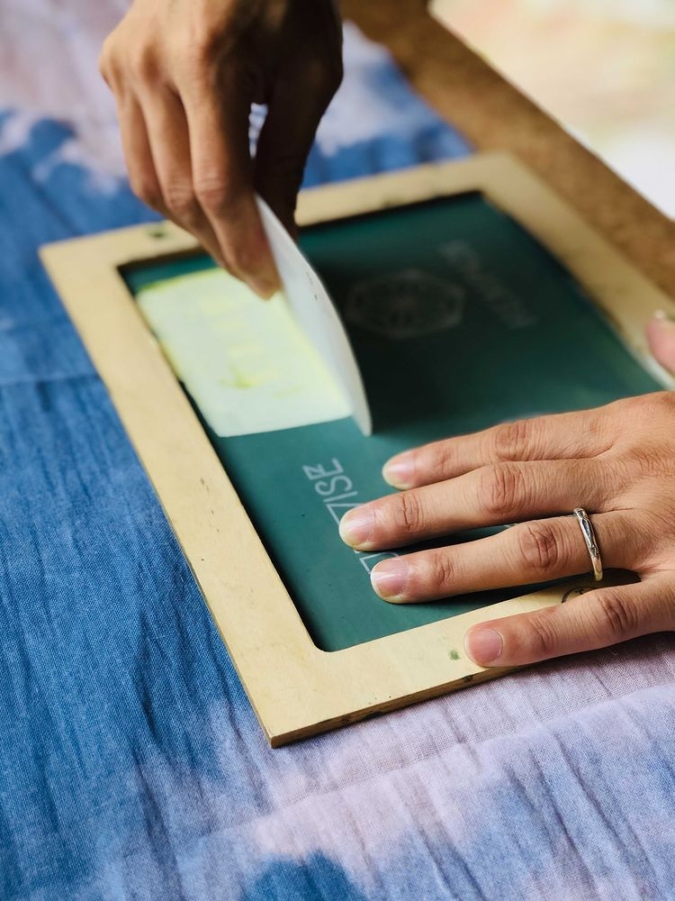 シルクスクリーンで自分だけのカラーで手ぬぐいにプリントしよう！